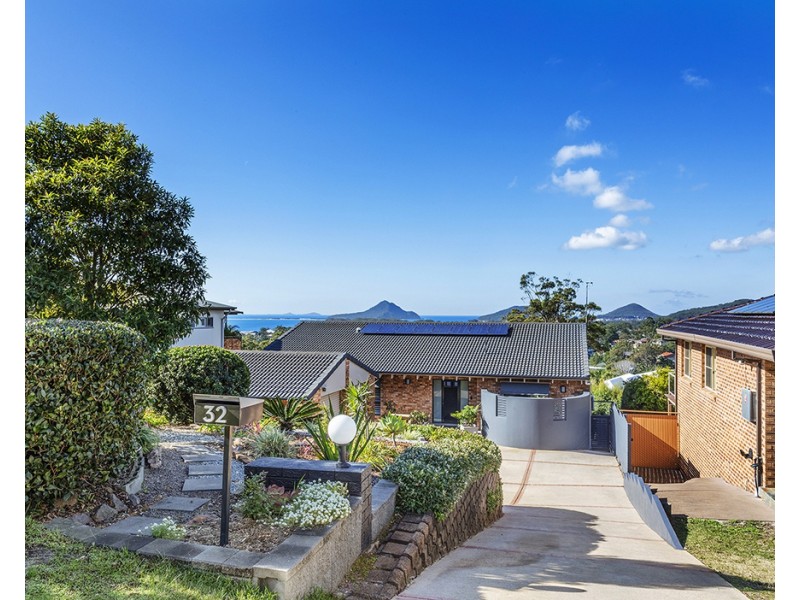 32 Tareebin Road, Nelson Bay NSW 2315
