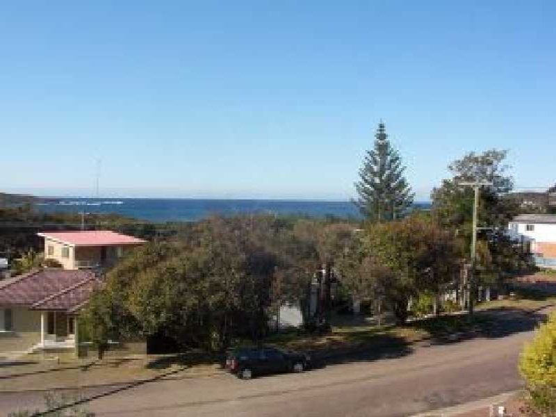 10 Lentara Street, Fingal Bay NSW 2315