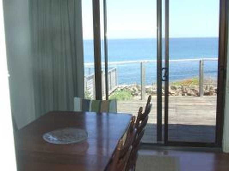 10 Ocean Street, Fishermans Bay NSW 2316