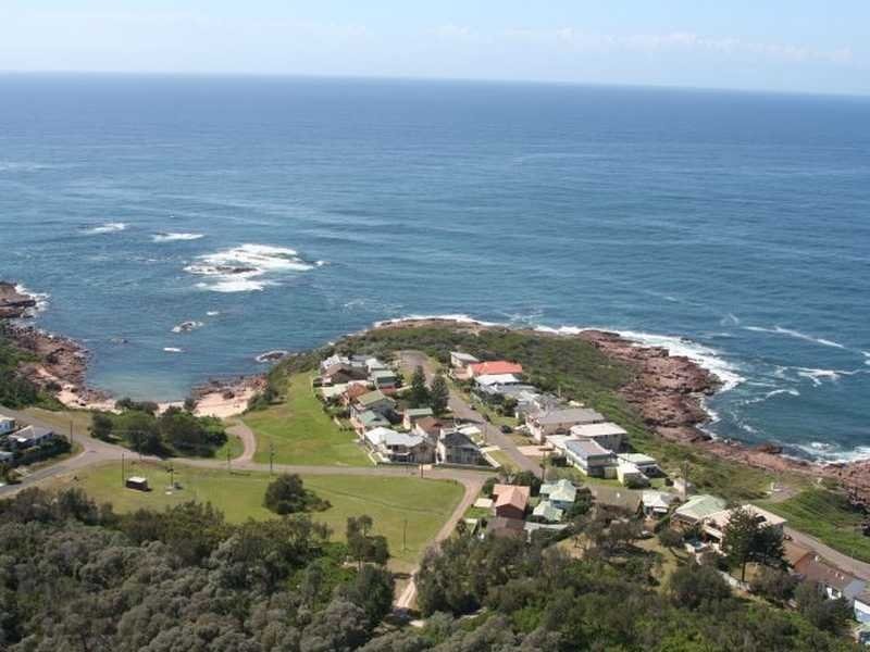 10 Ocean Street, Fishermans Bay NSW 2316