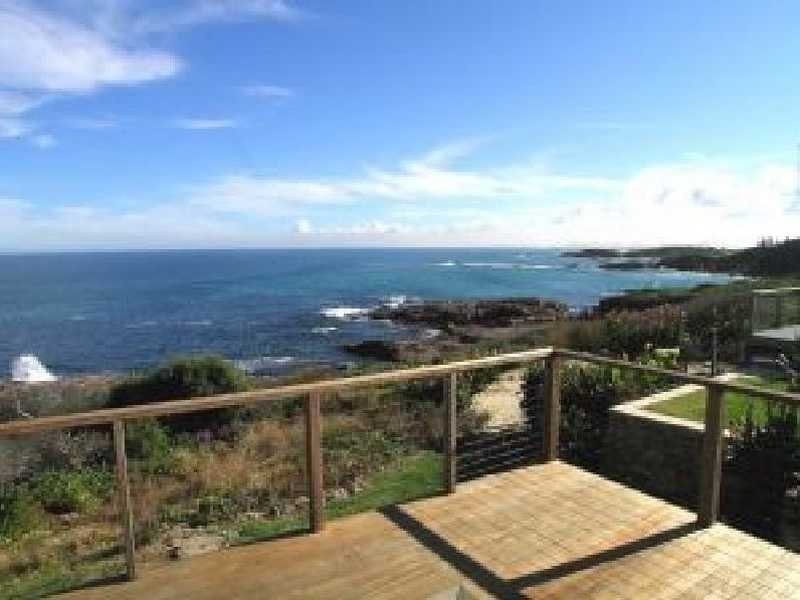 14 Ocean Street, Fishermans Bay NSW 2316