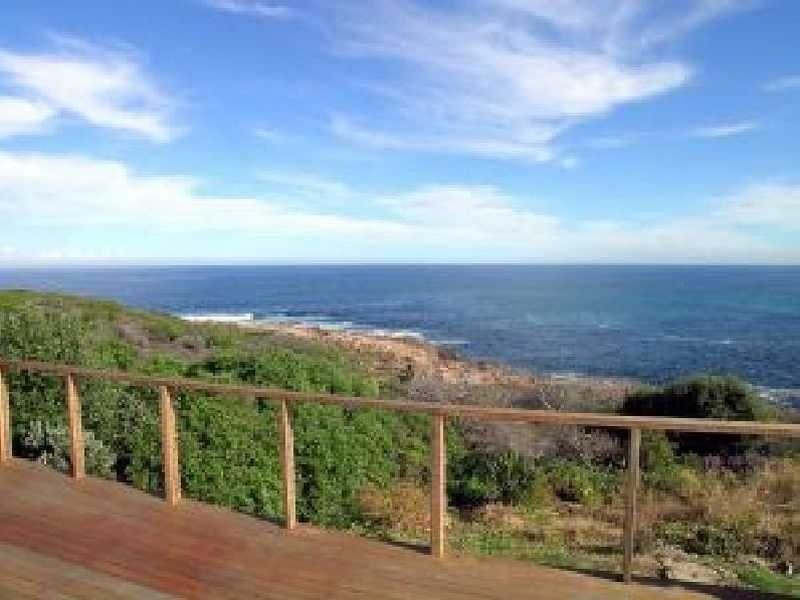 14 Ocean Street, Fishermans Bay NSW 2316