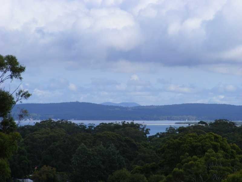 8 Canomii Close, Nelson Bay NSW 2315