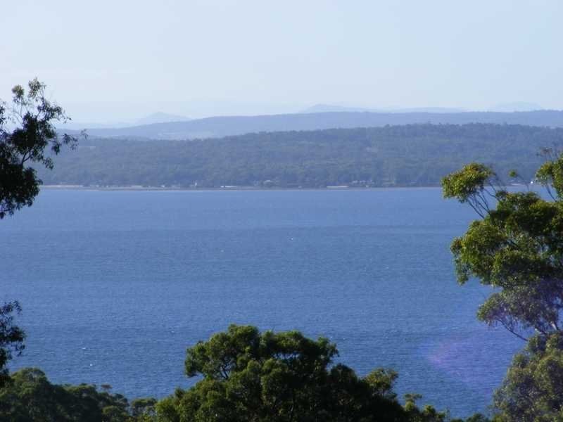 8 Canomii Close, Nelson Bay NSW 2315