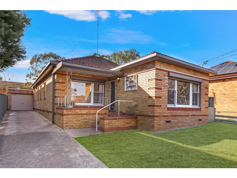 7 Bonds Road, Riverwood NSW 2210