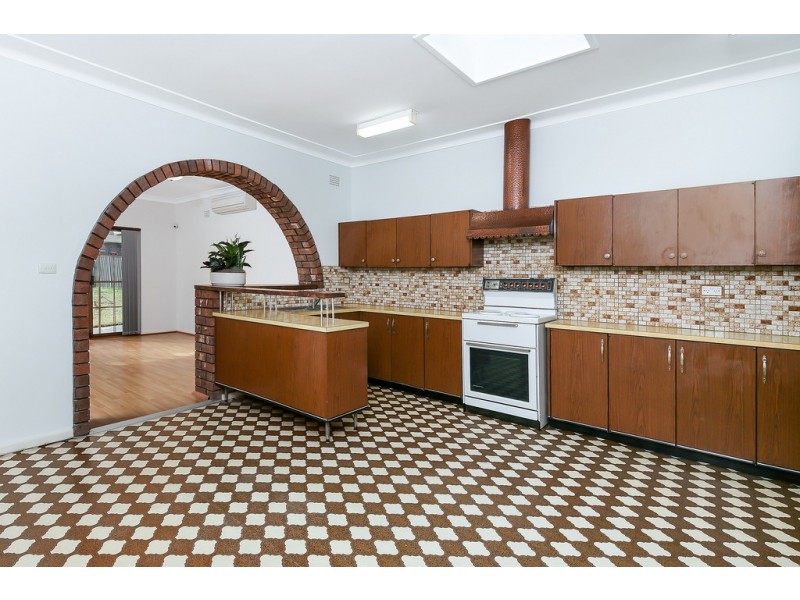 7 Bonds Road, Riverwood NSW 2210