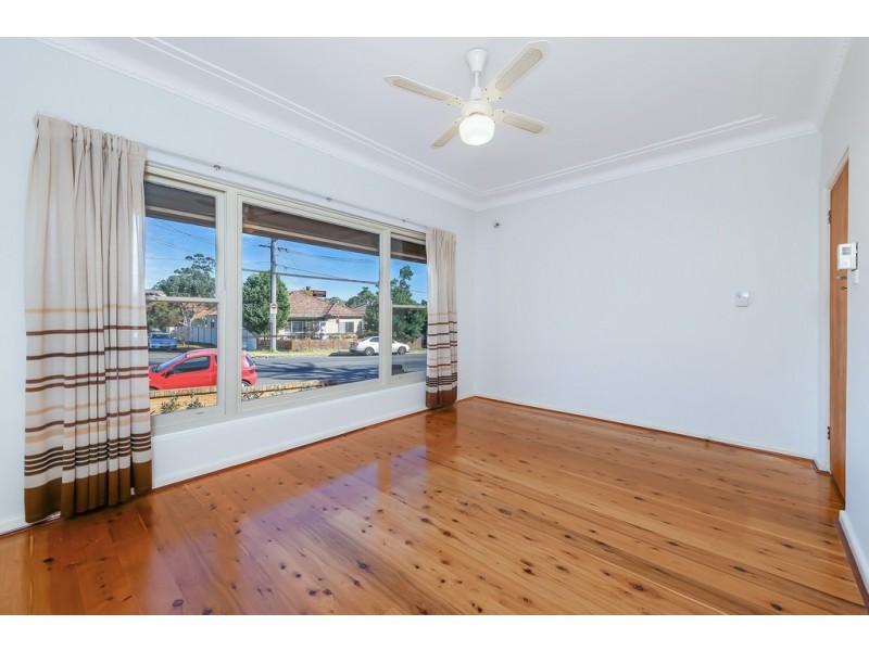 7 Bonds Road, Riverwood NSW 2210