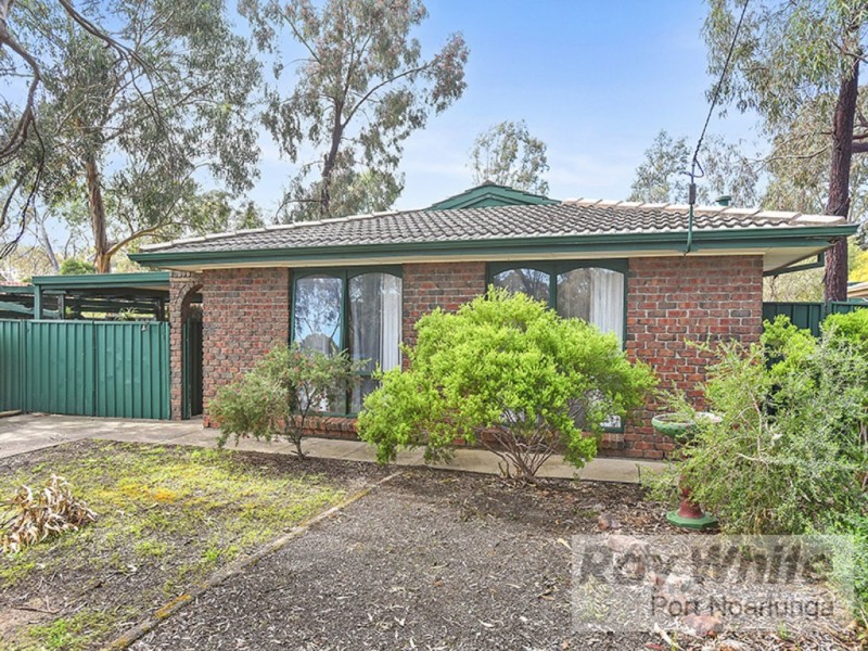 2 Devon Crescent, Happy Valley SA 5159