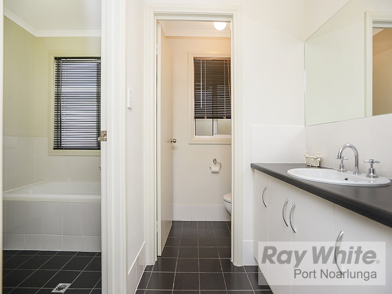 1 Hender Avenue, Port Noarlunga SA 5167