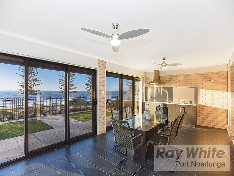25 Esplanade, Christies Beach SA 5165