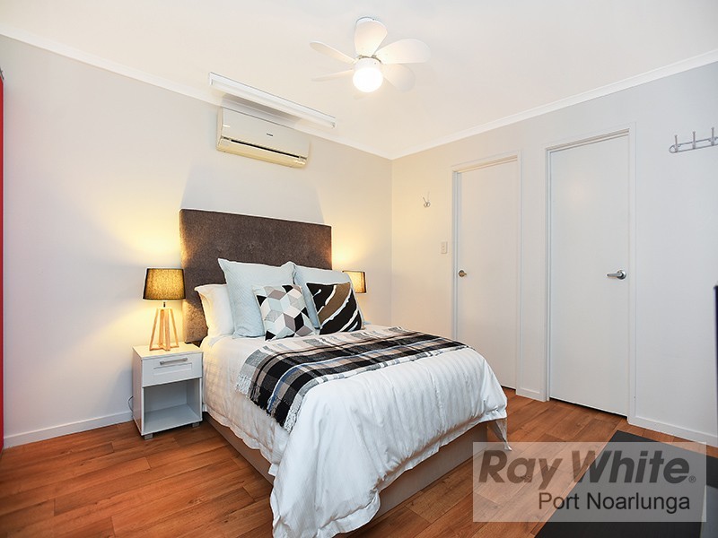 25 Esplanade, Christies Beach SA 5165