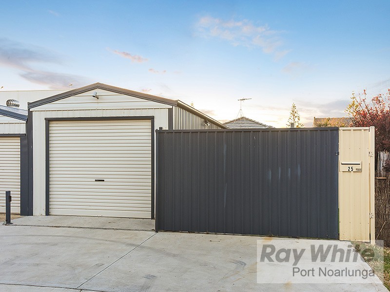 25 Esplanade, Christies Beach SA 5165