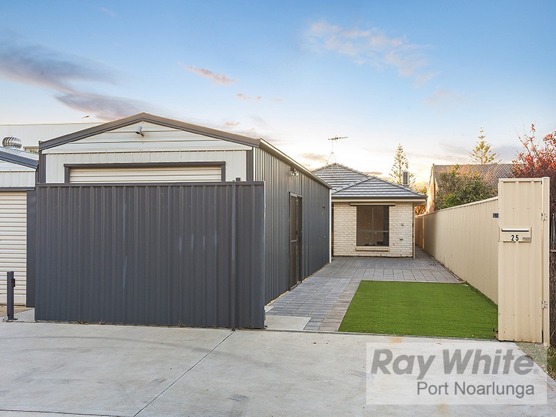 25 Esplanade, Christies Beach SA 5165