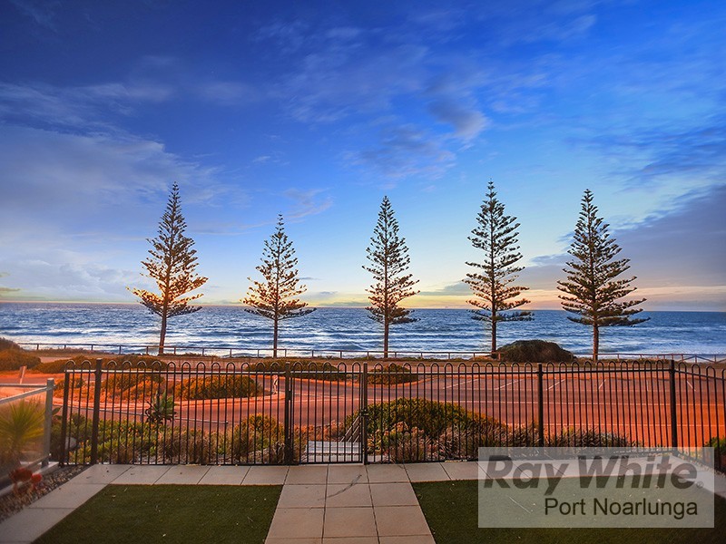 25 Esplanade, Christies Beach SA 5165