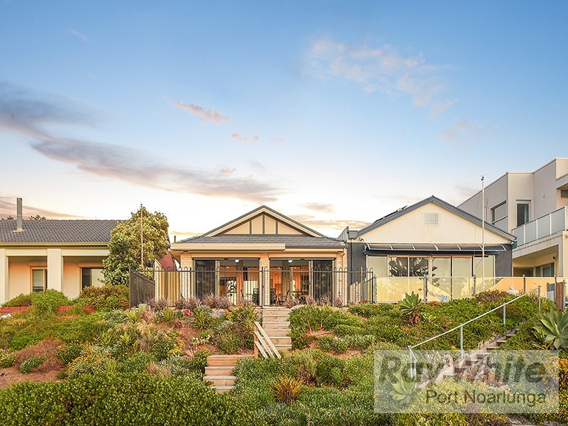 25 Esplanade, Christies Beach SA 5165
