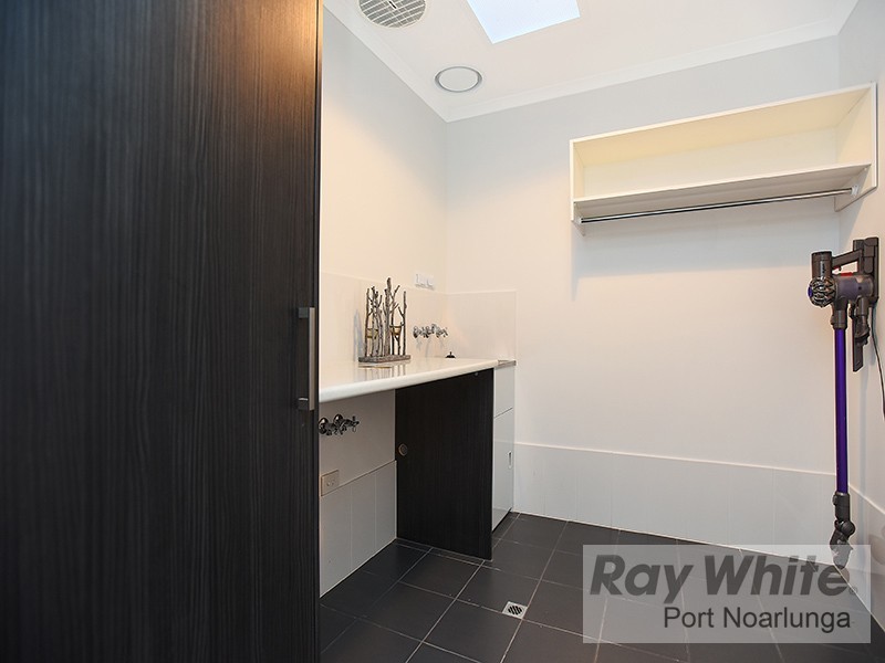 25 Esplanade, Christies Beach SA 5165
