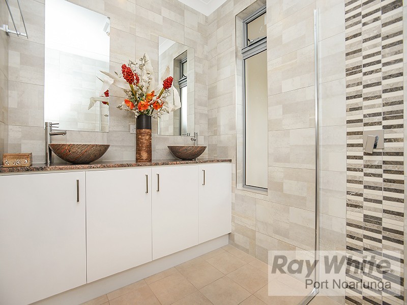 77B Kalgoorlie Avenue, Port Noarlunga South SA 5167