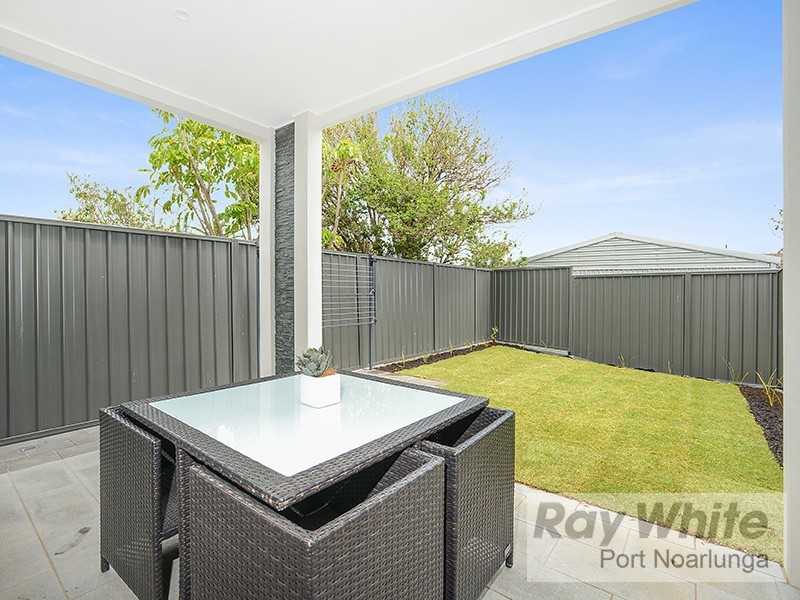 77B Kalgoorlie Avenue, Port Noarlunga South SA 5167