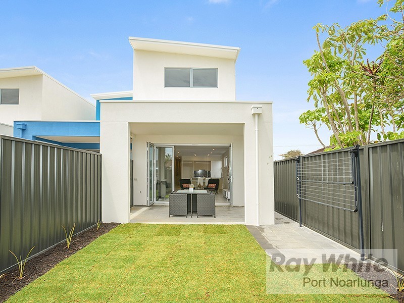 77B Kalgoorlie Avenue, Port Noarlunga South SA 5167