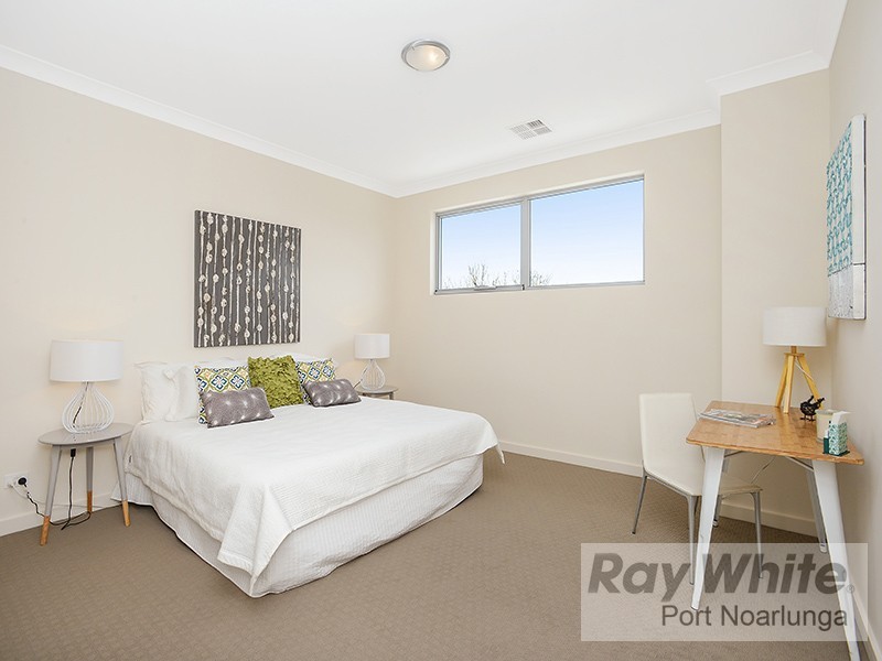 77B Kalgoorlie Avenue, Port Noarlunga South SA 5167