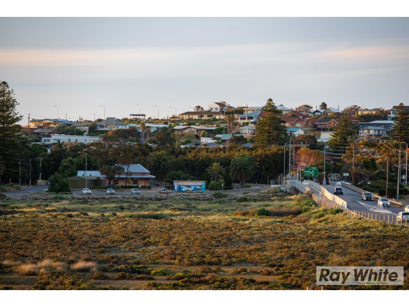 8 Commercial Road, Port Noarlunga South SA 5167