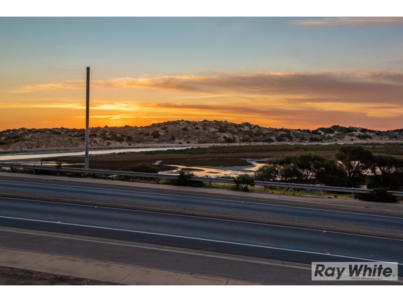 8 Commercial Road, Port Noarlunga South SA 5167