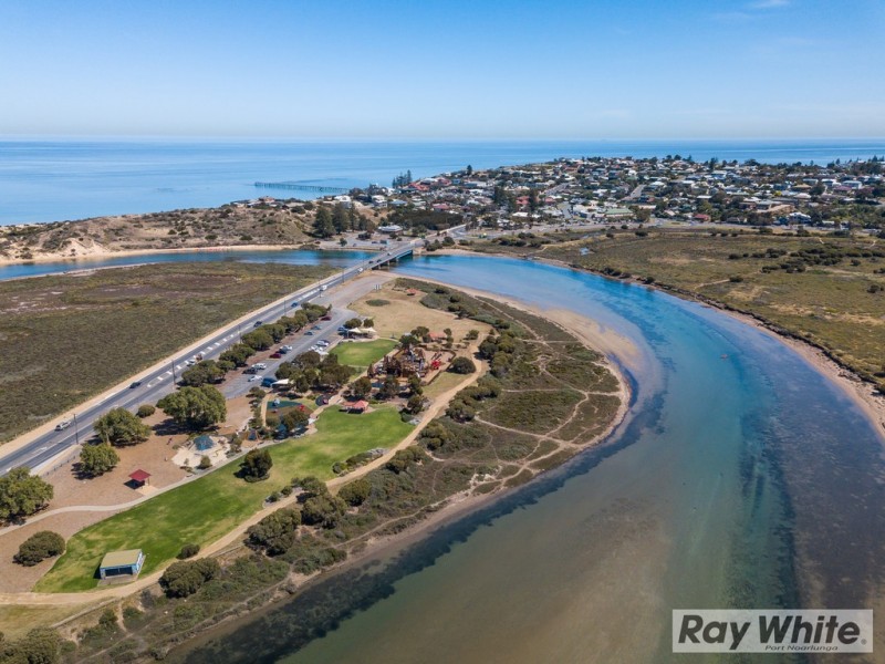 8 Commercial Road, Port Noarlunga South SA 5167