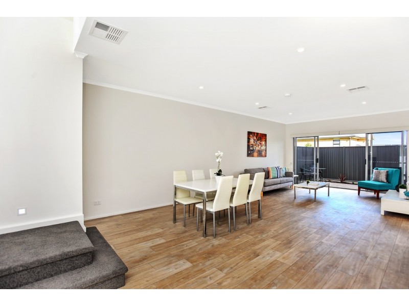 24 Griffiths Drive, Moana SA 5169