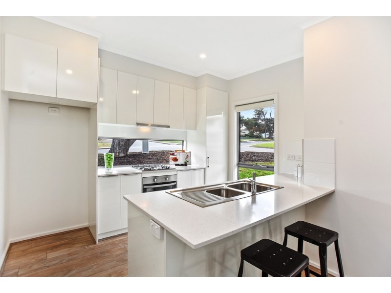 24 Griffiths Drive, Moana SA 5169
