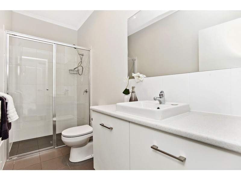 24 Griffiths Drive, Moana SA 5169