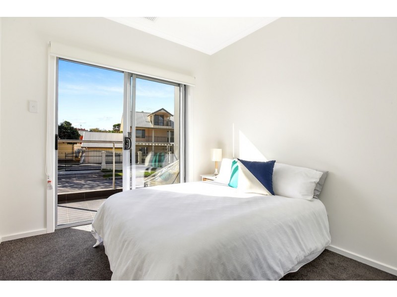 24 Griffiths Drive, Moana SA 5169