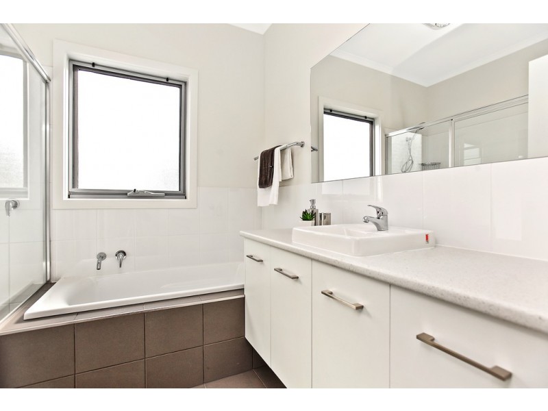 24 Griffiths Drive, Moana SA 5169