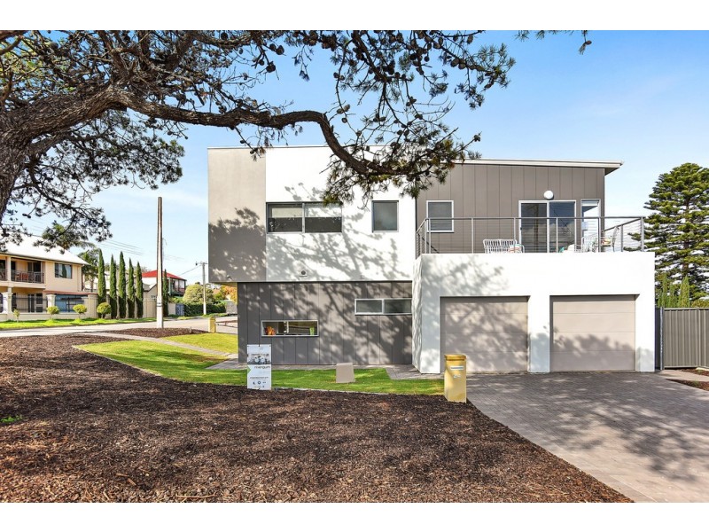 24 Griffiths Drive, Moana SA 5169