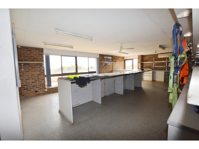 15 Chrysler Road, Lonsdale SA 5160