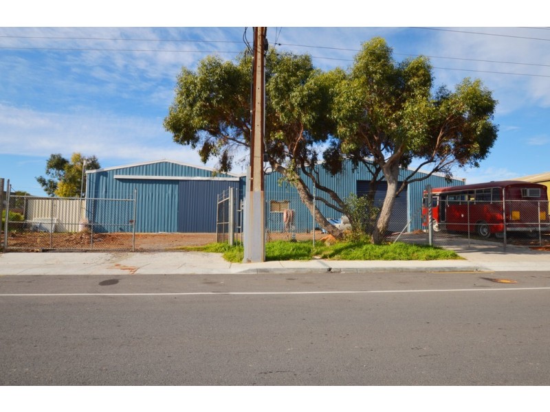 15 Chrysler Road, Lonsdale SA 5160