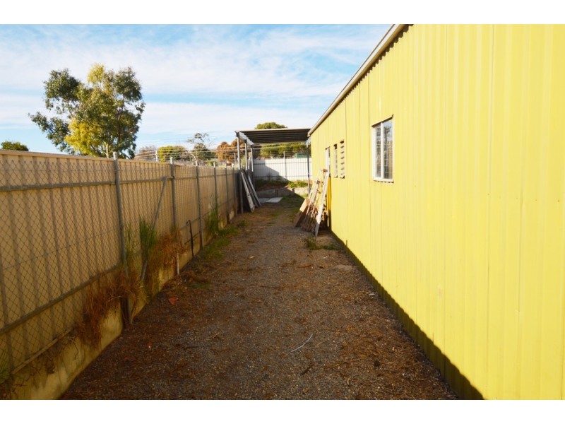 15 Chrysler Road, Lonsdale SA 5160