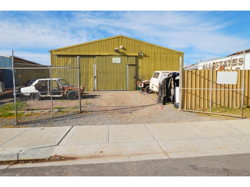 15 Chrysler Road, Lonsdale SA 5160