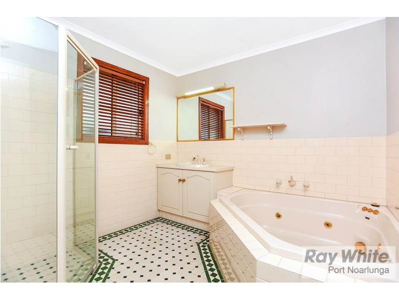 13 Foxfield Drive, Onkaparinga Hills SA 5163