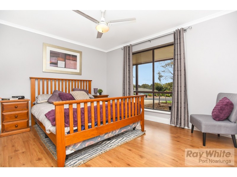 16 St Martins Court, Woodcroft SA 5162