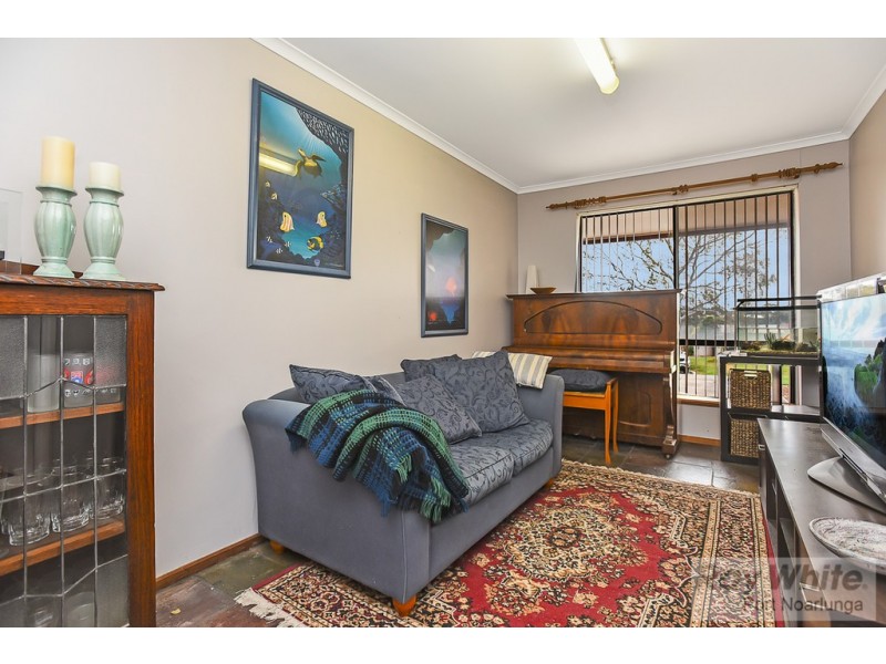 16 St Martins Court, Woodcroft SA 5162