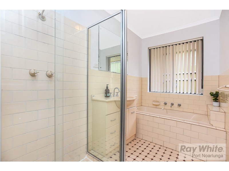 16 St Martins Court, Woodcroft SA 5162