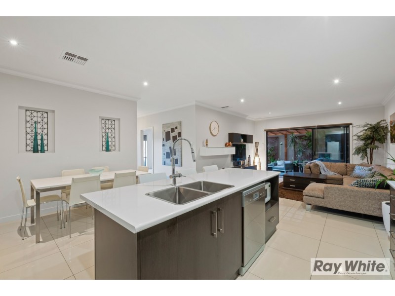 6 Petersen Crescent, Port Noarlunga SA 5167