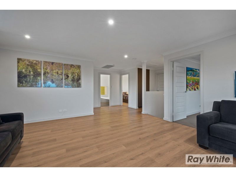 6 Petersen Crescent, Port Noarlunga SA 5167