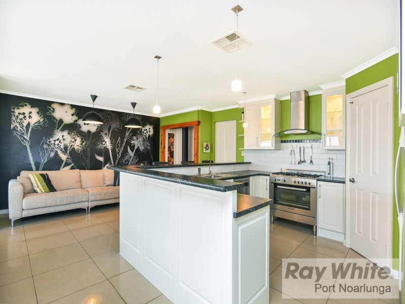 17 Esperance Boulevard, Seaford Rise SA 5169