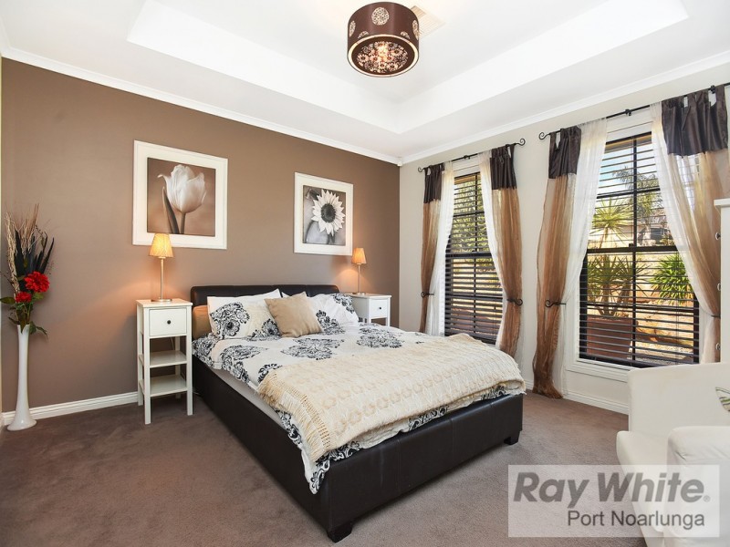 17 Esperance Boulevard, Seaford Rise SA 5169