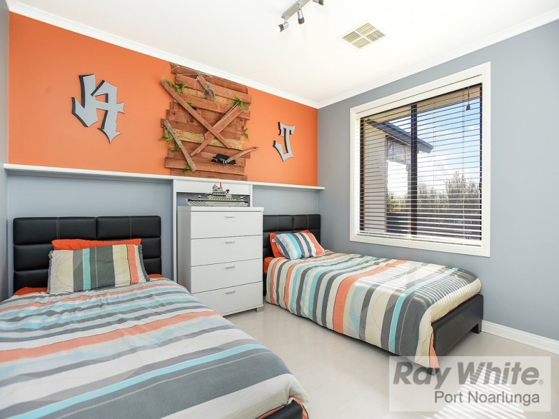 17 Esperance Boulevard, Seaford Rise SA 5169