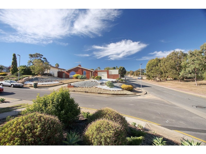 16 Rainbow Street, Hallett Cove SA 5158