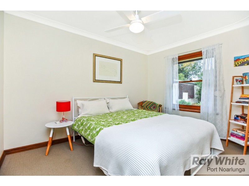 33 Kentwood Road, Morphett Vale SA 5162