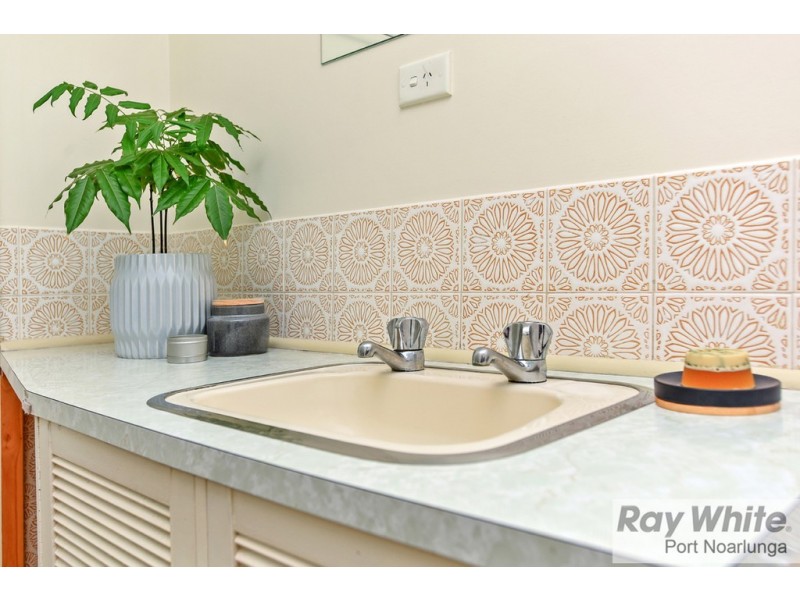 33 Kentwood Road, Morphett Vale SA 5162