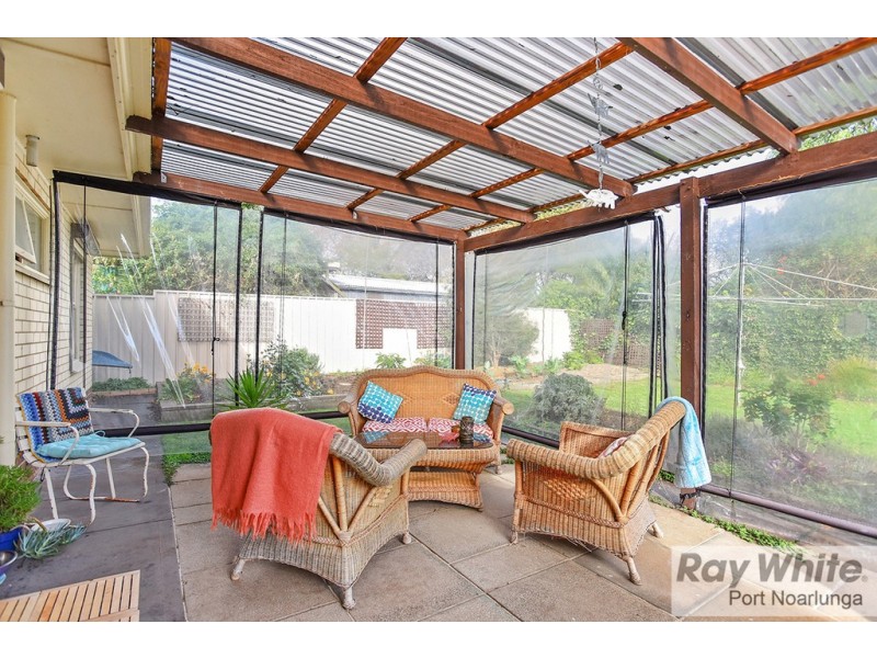 33 Kentwood Road, Morphett Vale SA 5162